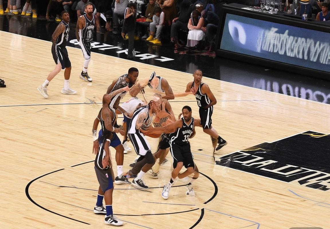 2018年NBA经典对决：勇士VS篮网精彩回顾(图3)